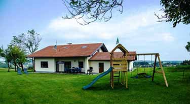 Komfortables Ferienhaus für 8 Personen im Chiemgau