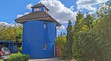 Außergewöhnliches Turm-Ferienhaus mit Sauna und Whirlpool in Ostfriesland
