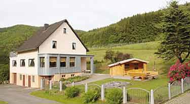 Ferienhaus mit 2000 m² Grundstück in Birresborn in der Vulkaneifel
