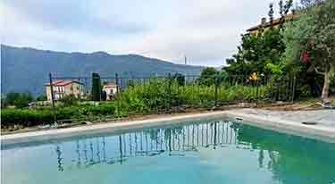 Ligurisches Ferienhaus mit Pool und Kamin