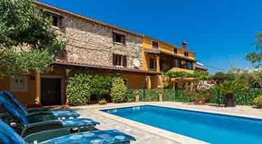 Gepflegtes Ferienhaus mit Pool nahe an der Adria
