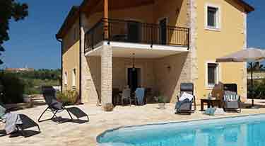 4 Sterne-Ferienhaus für 8 Personen mit Pool und Kamin in Istrien