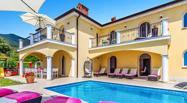 Ferienhaus mit Pool und 7 Schlafzimmern in Opatija