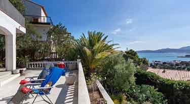 Ferienhaus Cap Ras in Llanca mit privatem Pool