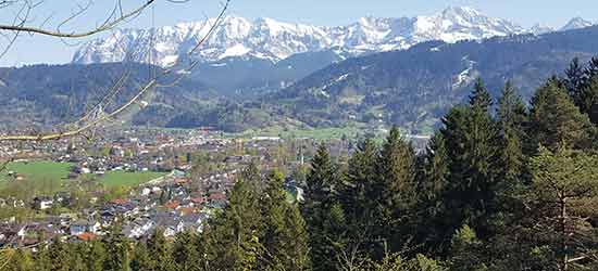 Garmisch-Partenkirchen mit Wettersteingebirge (Foto: Thomas Grether)