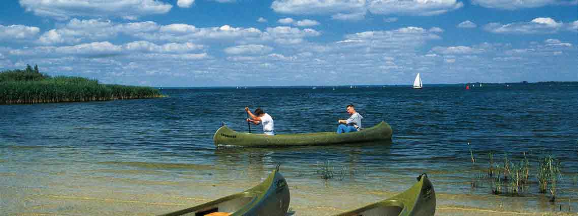 Kanutour in der Mecklenburgischen Seenplatte (Foto: Frank Neumann, TVB Mecklenburg-Vorpommern)