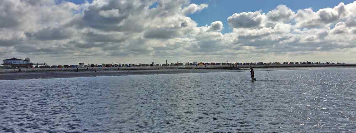 Strand und Wattenmeer bei Nessmersiel (Foto: Thorsten Klotz)