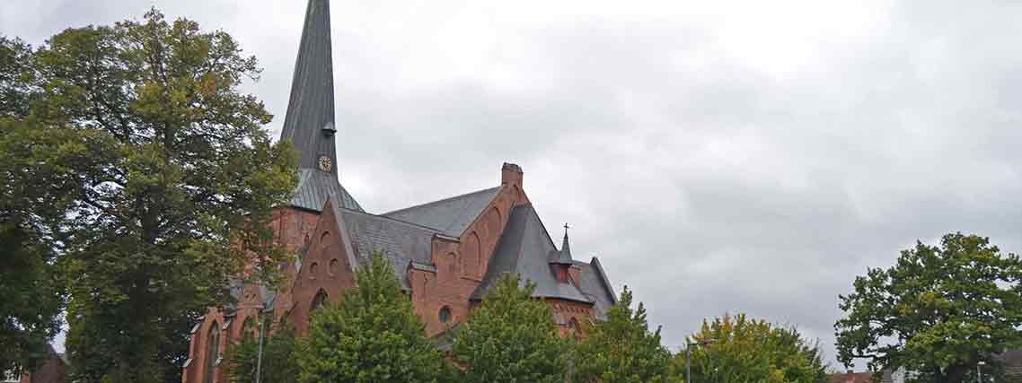 Die Kirche St. Martin in Nortorf im schleswig-holsteinischen Binnenland (Foto: Thomas Grether)