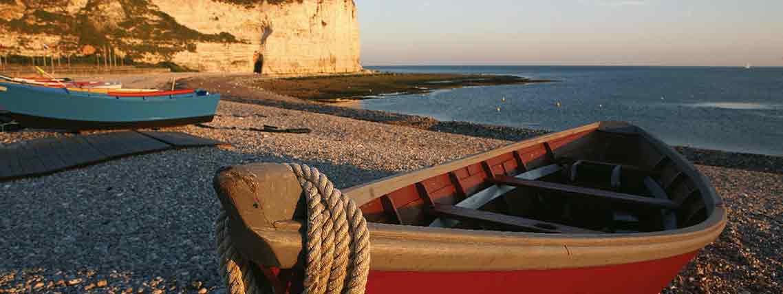 Boot an der Alabasterküste (Foto: Atout France, P. Gréboval)