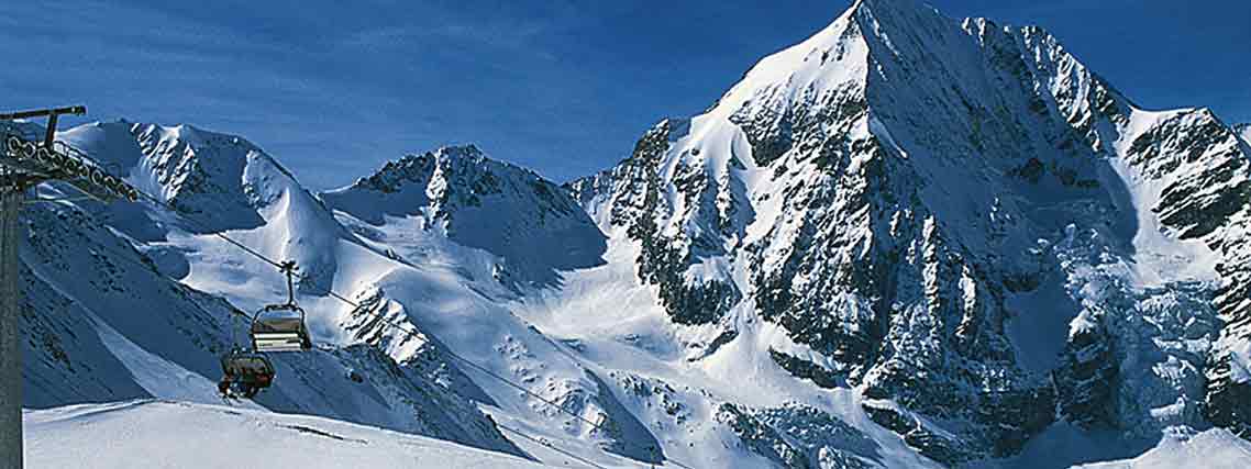 Ortler Skiarena: Madritschsessellift in Sulden mit Blick auf Königspitze 3859 m (Autor: Seilbahnen Sulden)