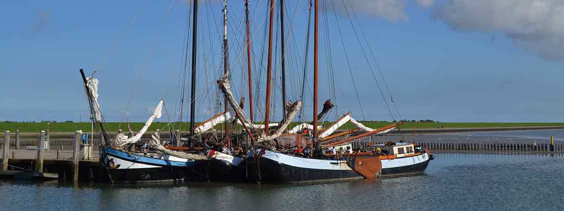 Boote am Hafen von Ameland (Foto: Thomas Grether)