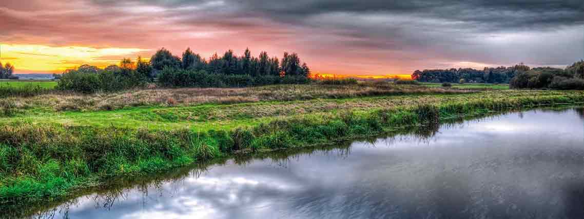Fluss- und Weidelandschaft bei Assen in Drenthe (Foto: Rudy and Peter Skitterians; pixabay)
