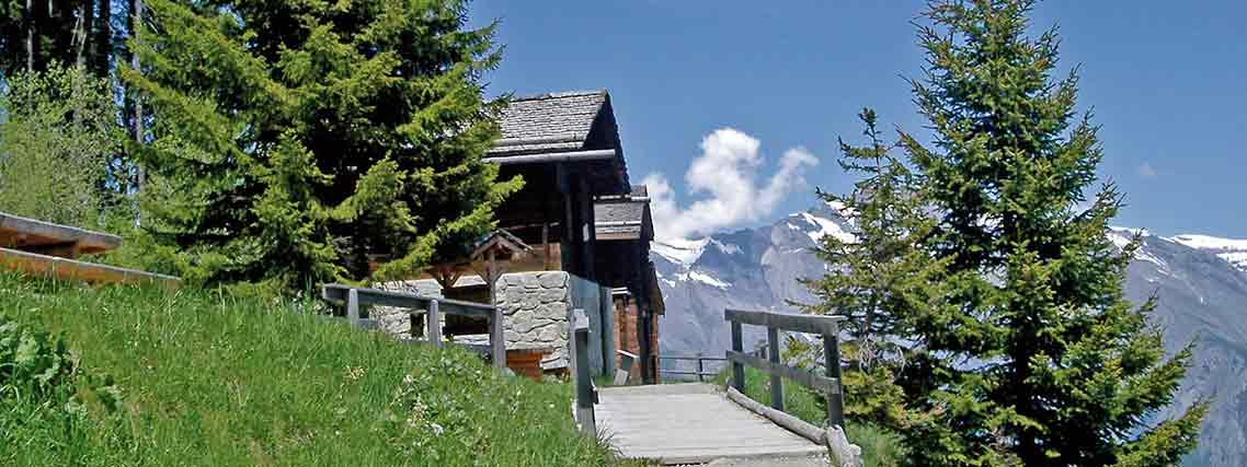 Berghütten im Wallis in La Tzoumaz (Foto: La Tzoumaz Tourisme)