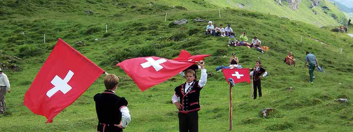 Fahnenschwinger auf der Engstlenalp in der Schweiz (Foto: Ingo Bauer)