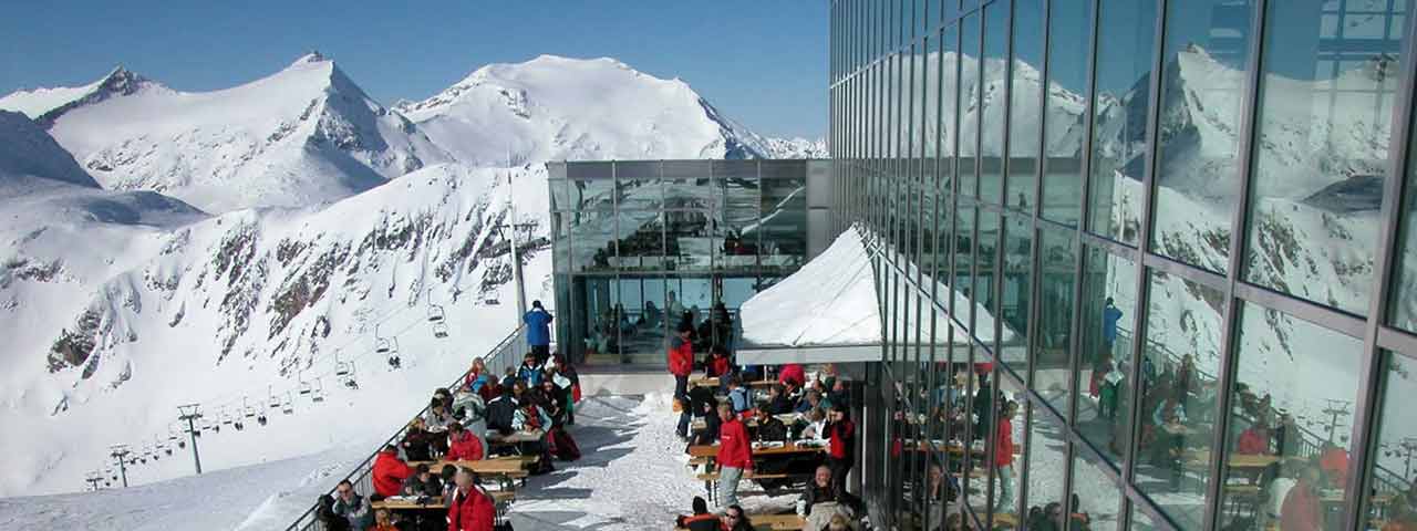 Bergrestaurant Eissee (2800 m Höhe) am Mölltaler Gletscher (Foto: schultz-ski.at) 