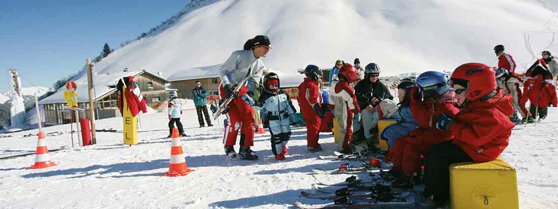 Skikindergarten im Skigebiet Faschina (Foto: Verein Großes Walsertal Tourismus)